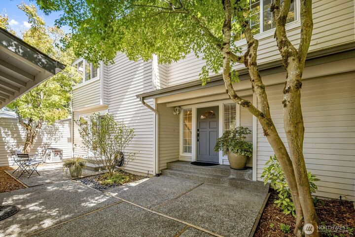 Property Photo: 6520 113th Place SE WA 98006