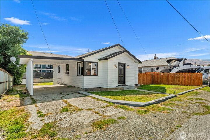 Property Photo: 3 Island View Street WA 98801