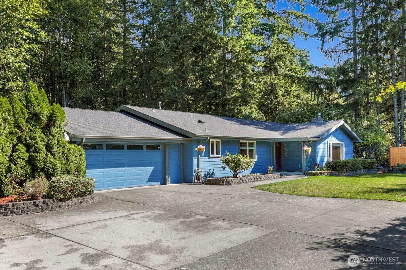 Property Photo:  19024  140th Avenue SE  WA 98058 