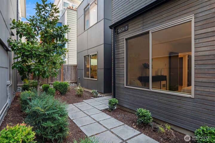 Property Photo:  5634  Fauntleroy Way SW B  WA 98136 