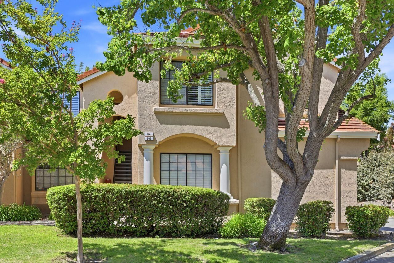 Property Photo: 84 Tahoe Court 203 CA 94582