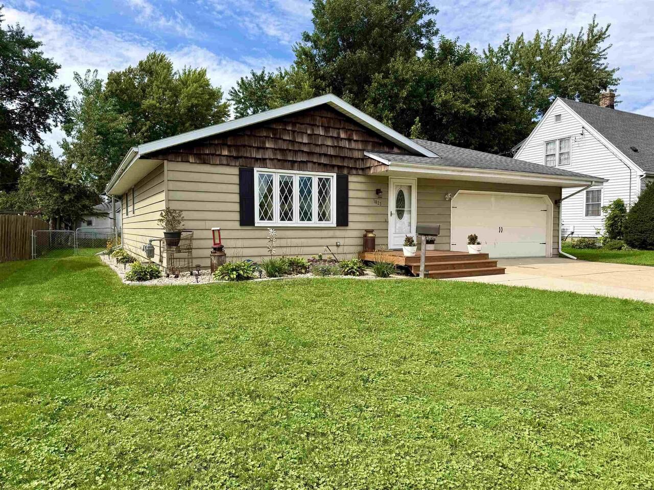 Property Photo:  1023 Milton Avenue  WI 53545 