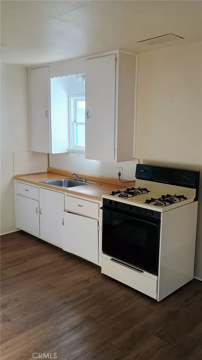 Property Photo:  1508 Mentone Avenue B  CA 93433 