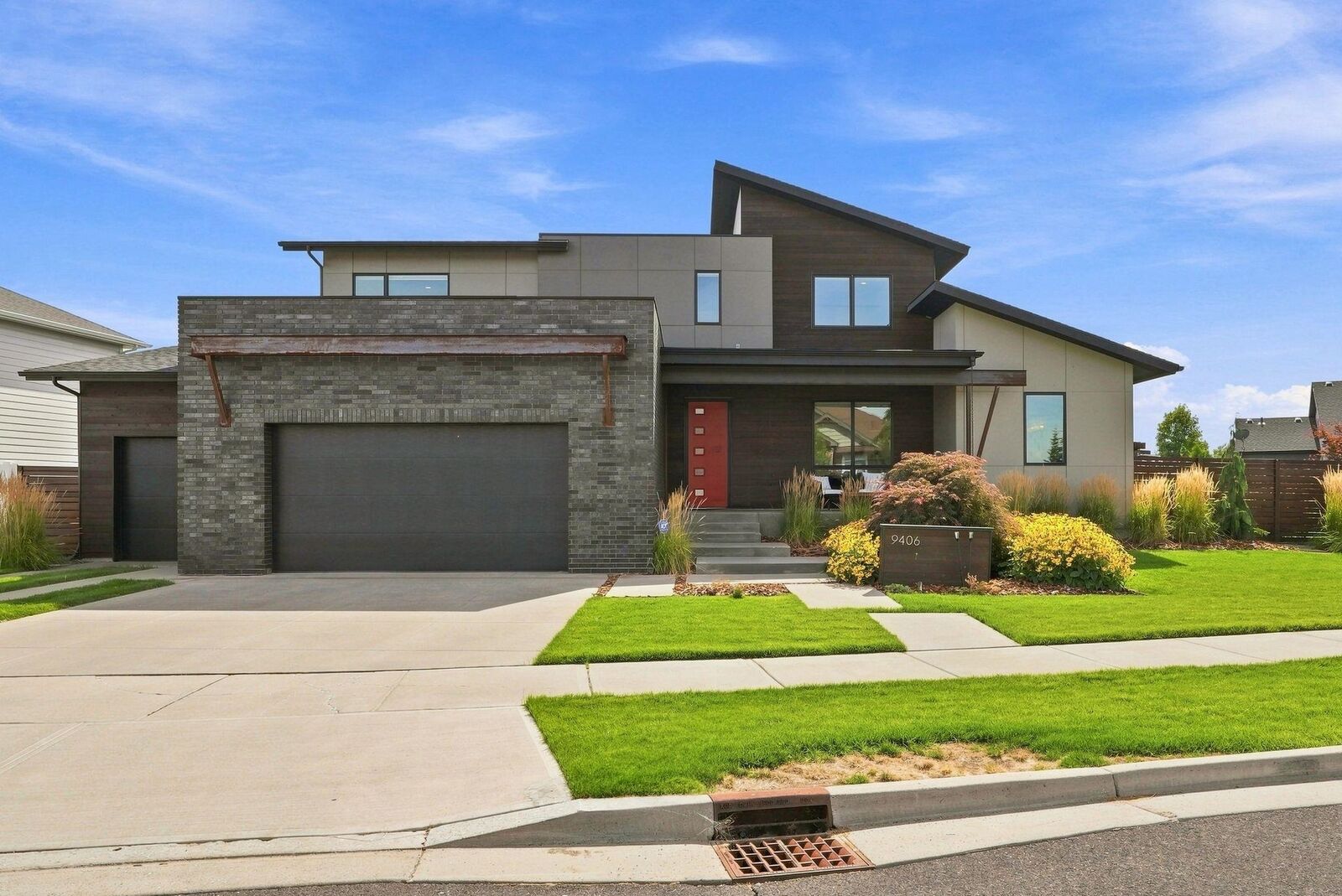 Property Photo: 9406 N K Ct WA 99208