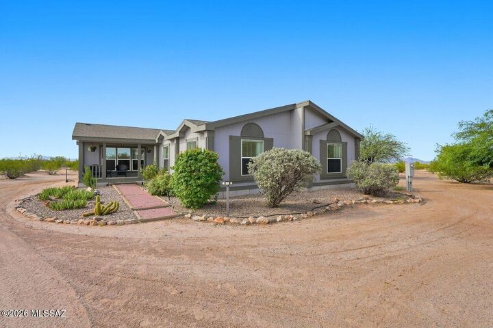 Property Photo: 29271 E Eagle Ridge Trail AZ 85658