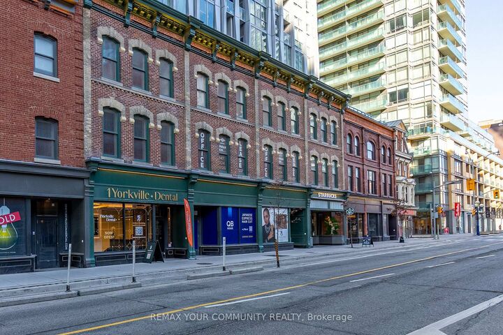 Property Photo: 1 Yorkville Avenue 5405 ON M4W 0B1