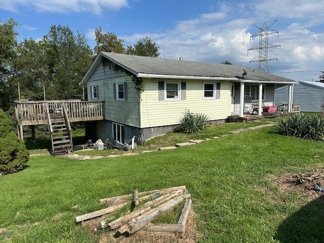 Property Photo:  159 Earnest Ave  PA 15063 