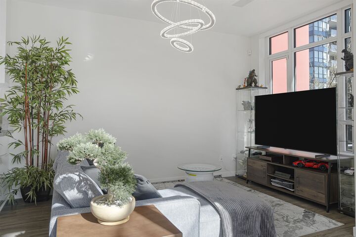 Property Photo: 7338 Gollner Avenue 21 BC V6Y 0H8