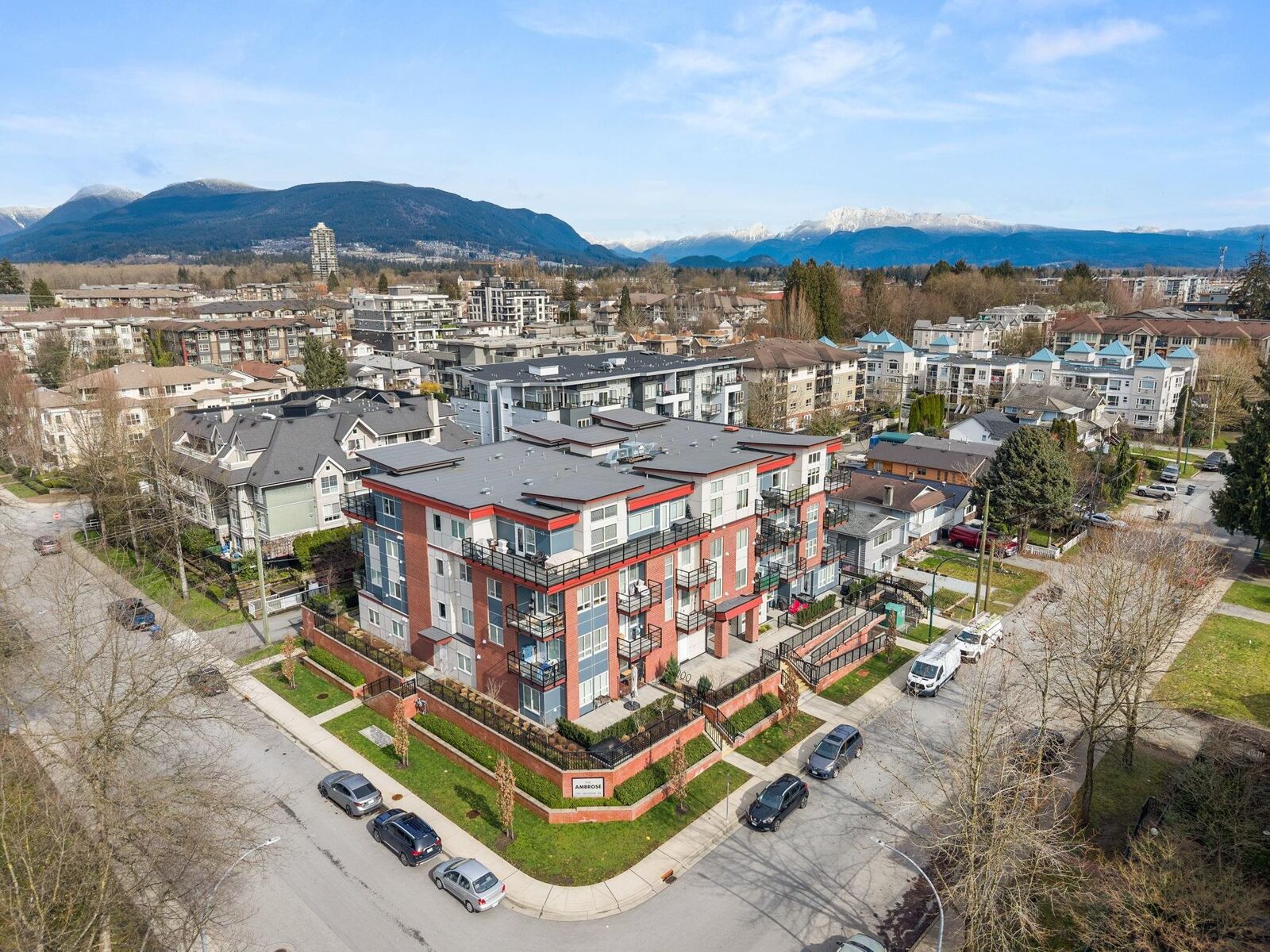 Property Photo:  2389 Hawthorne Avenue 206  BC V3C 0T2 