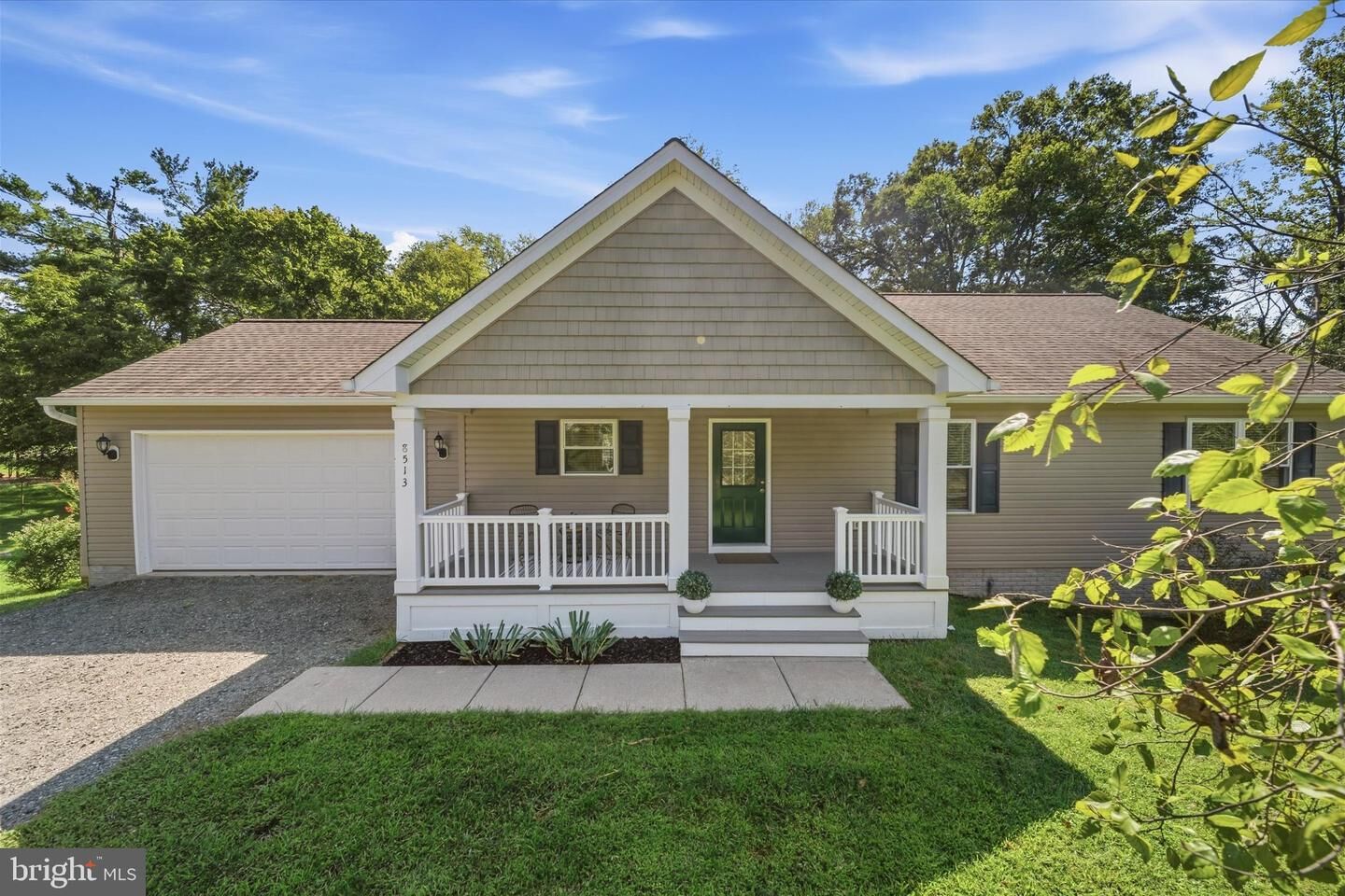 Property Photo:  8513 Oakview Drive  VA 20110 