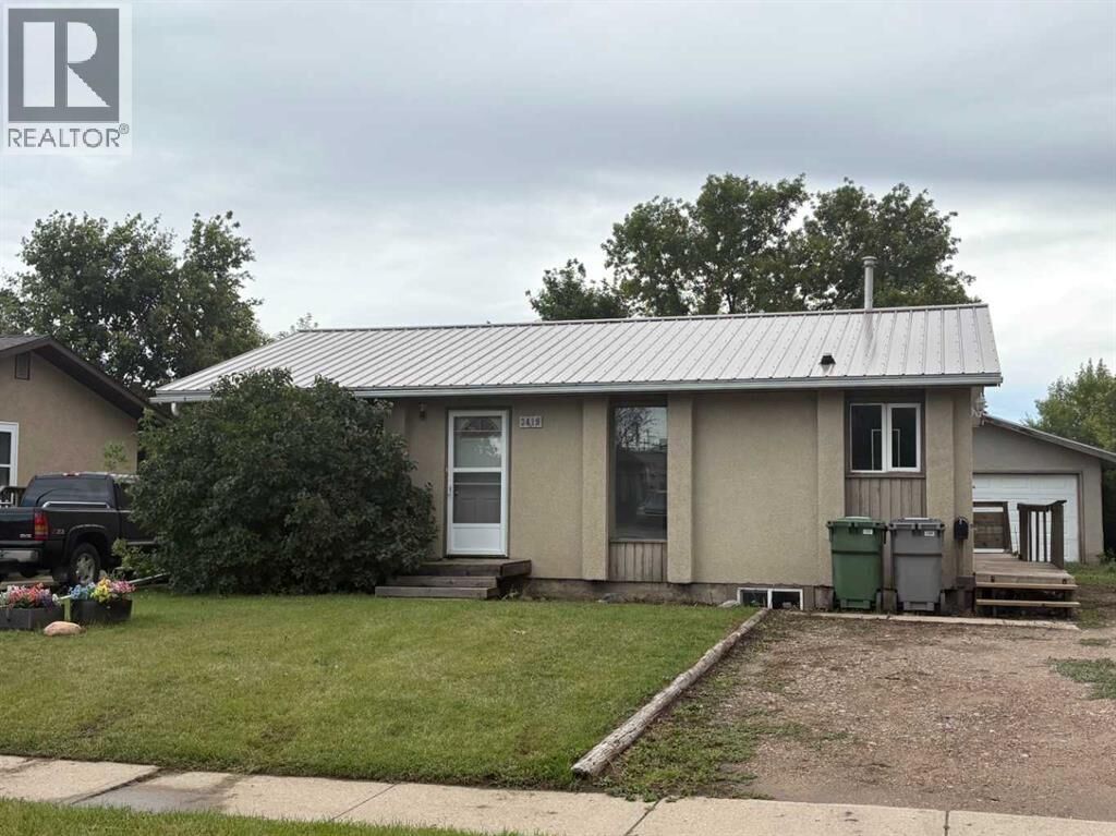 Property Photo:  3419 49 Avenue  SK S9V 2A2 