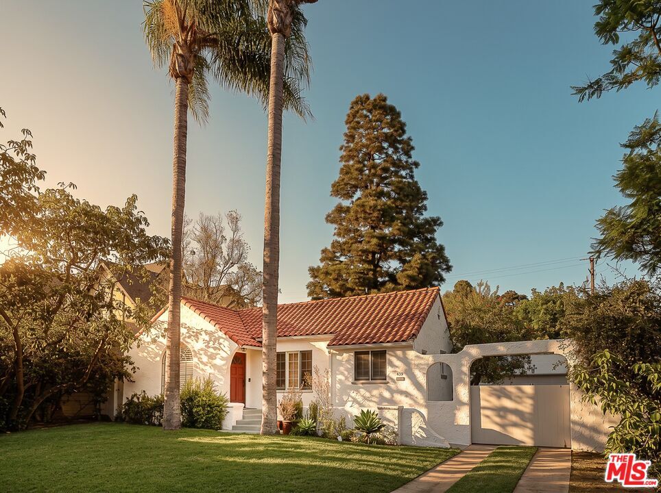 Property Photo:  439 23rd St  CA 90402 