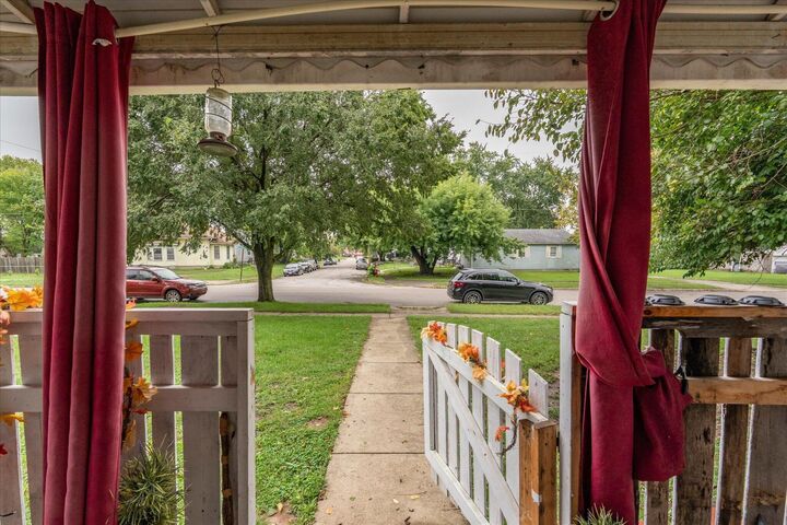 Property Photo:  636 W Market Street  OH 43160 