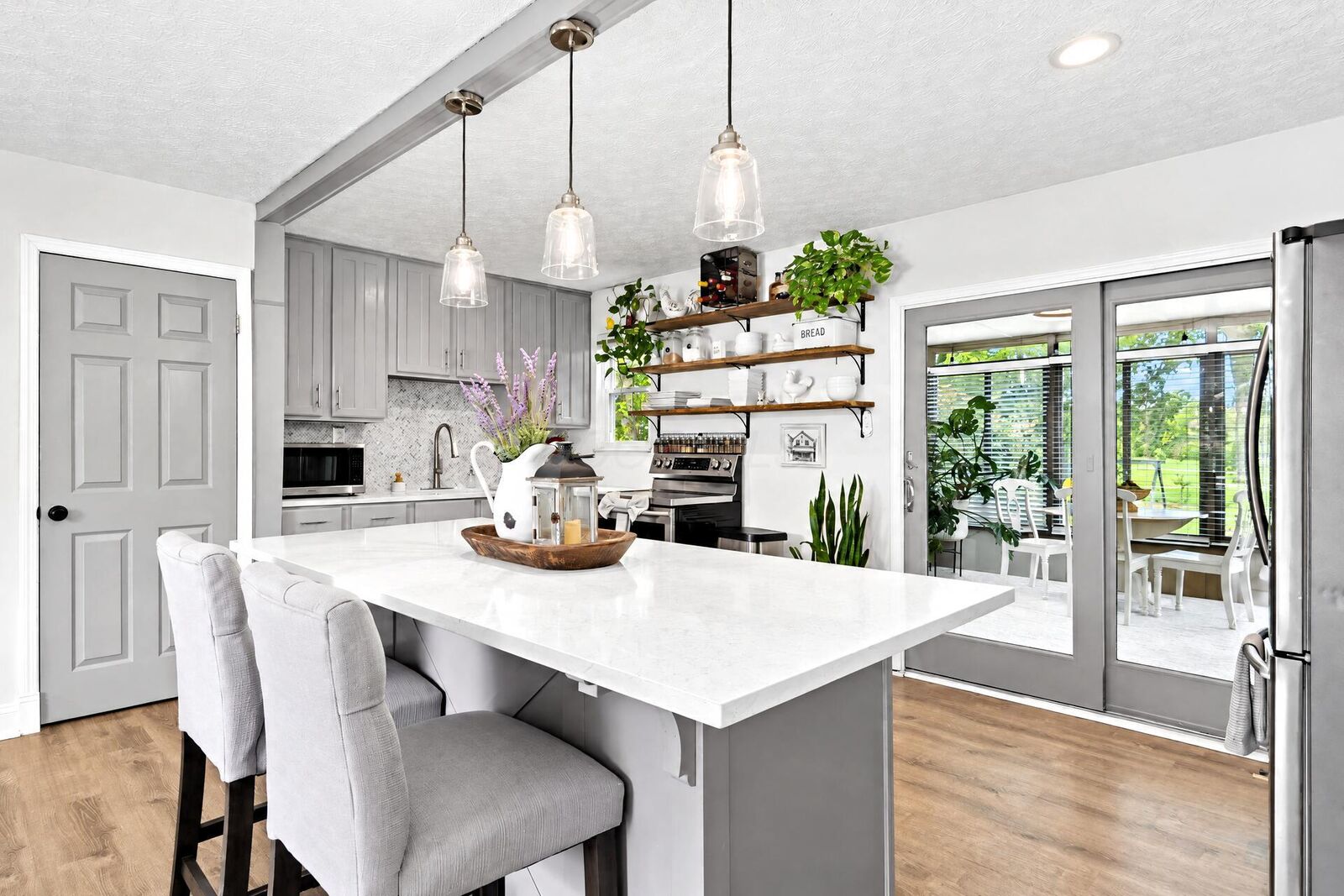 Property Photo: 370 Eastwood Avenue OH 43015