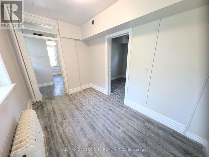 Property Photo:  474 King Street 4  ON N6B 1T1 