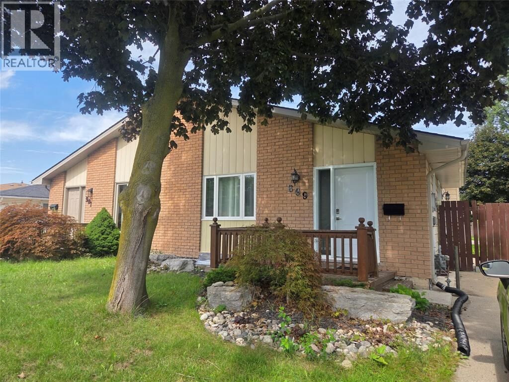 Property Photo:  899 Prestick Crescent Rm#2  ON N7S 4J6 