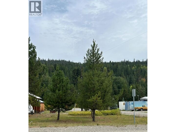 Property Photo:  860 Roundhouse Drive  BC V1K 1M9 