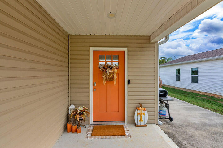 Property Photo:  118 Cleveland Avenue  TN 37367 