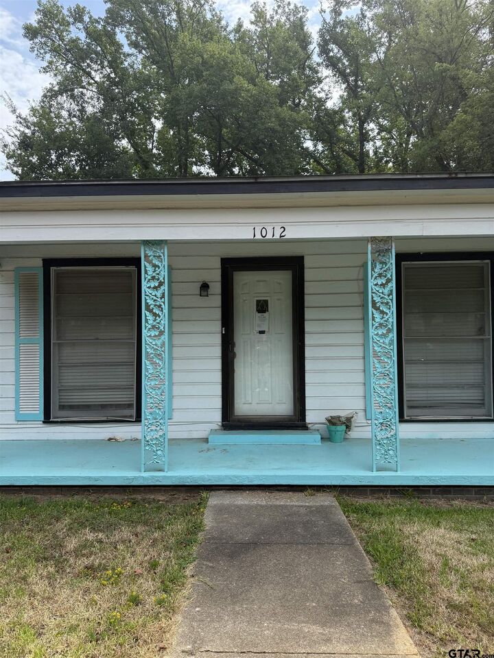 Property Photo:  1012 Harmon Dr  TX 75602 