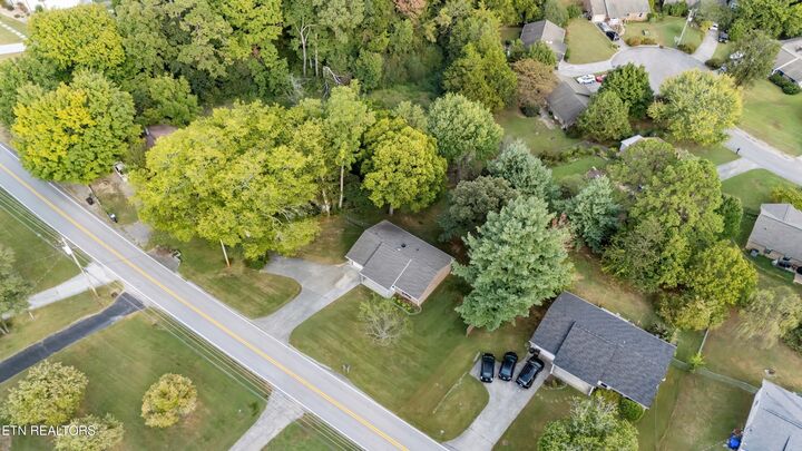 Property Photo: 11318 Snyder Rd TN 37932