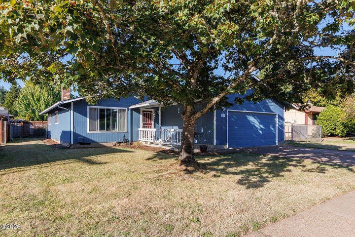 Property Photo:  925 SE Viewmont Avenue  OR 97333 