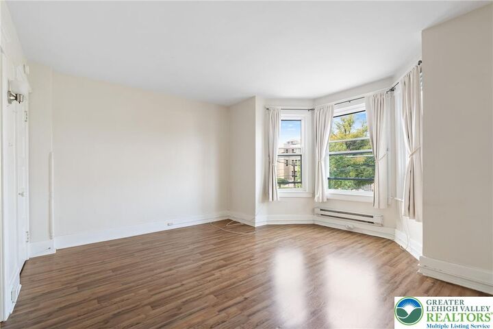 Property Photo: 1206 Linden Street 2 PA 18018