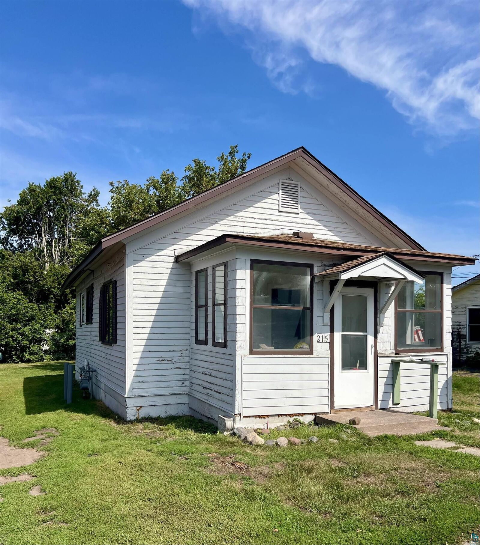 Property Photo:  215 Walnut Ave  MN 55718 