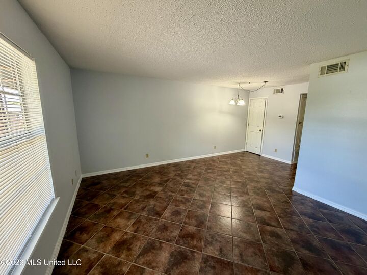 Property Photo:  1550 E 2nd Street  MS 39571 