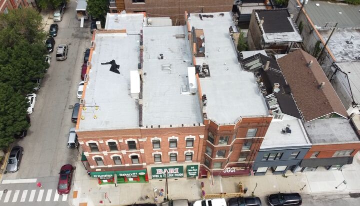Property Photo: 1120 W Grand Avenue 2 IL 60642
