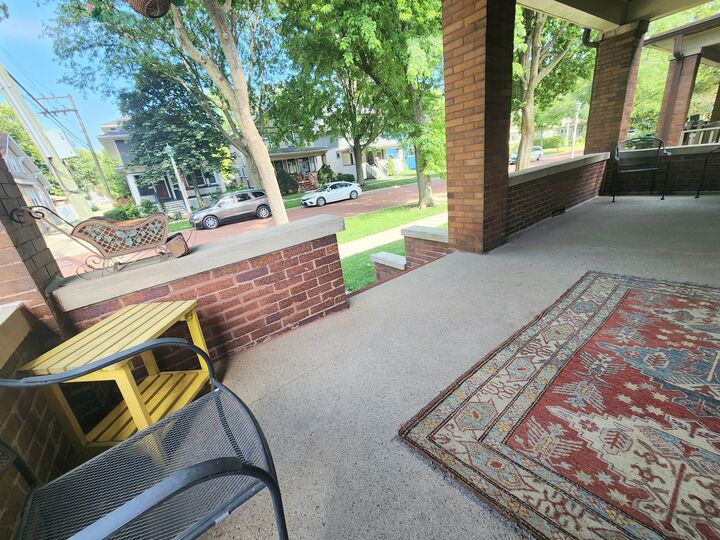 Property Photo:  913 Wenonah Avenue 1  IL 60304 