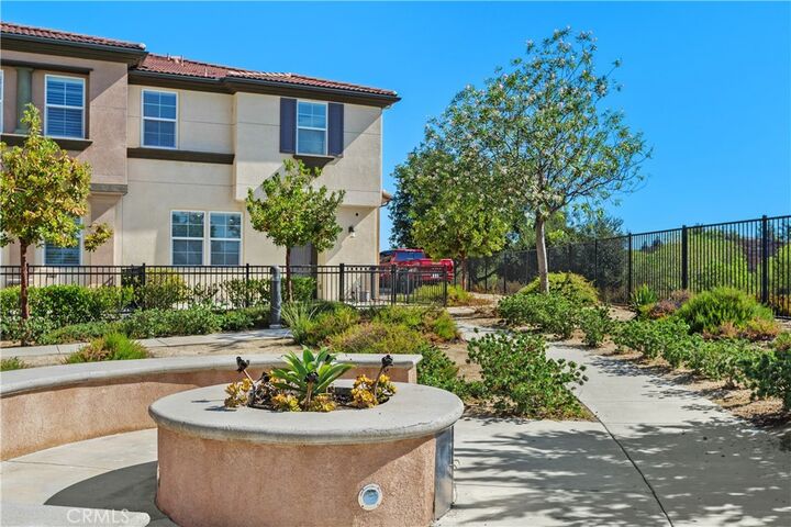 Property Photo:  40410 Calle Real  CA 92563 