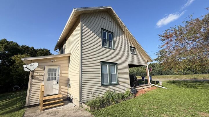 Property Photo: 122 S River St PA 18810
