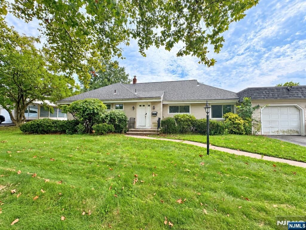 Property Photo:  377 Hoffman Avenue  NJ 07646 