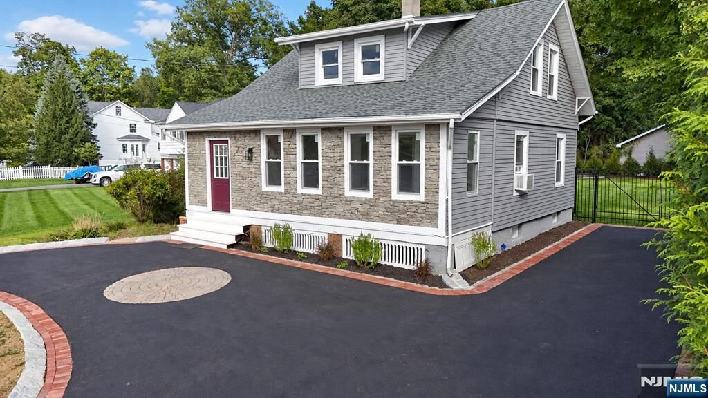 Property Photo:  754 Wyckoff  NJ 07481 