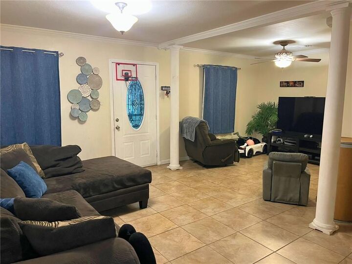 Property Photo:  5804 Saint John Avenue  LA 70072 