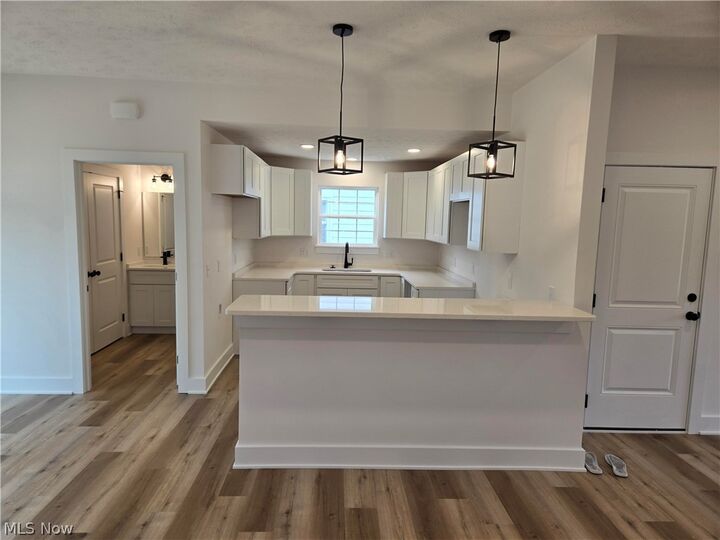 Property Photo:  672 E 331st  OH 44095 