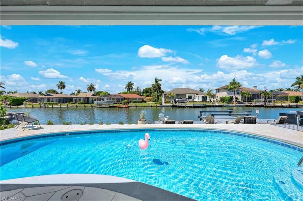 Property Photo:  380 Rookery Ct  FL 34145 