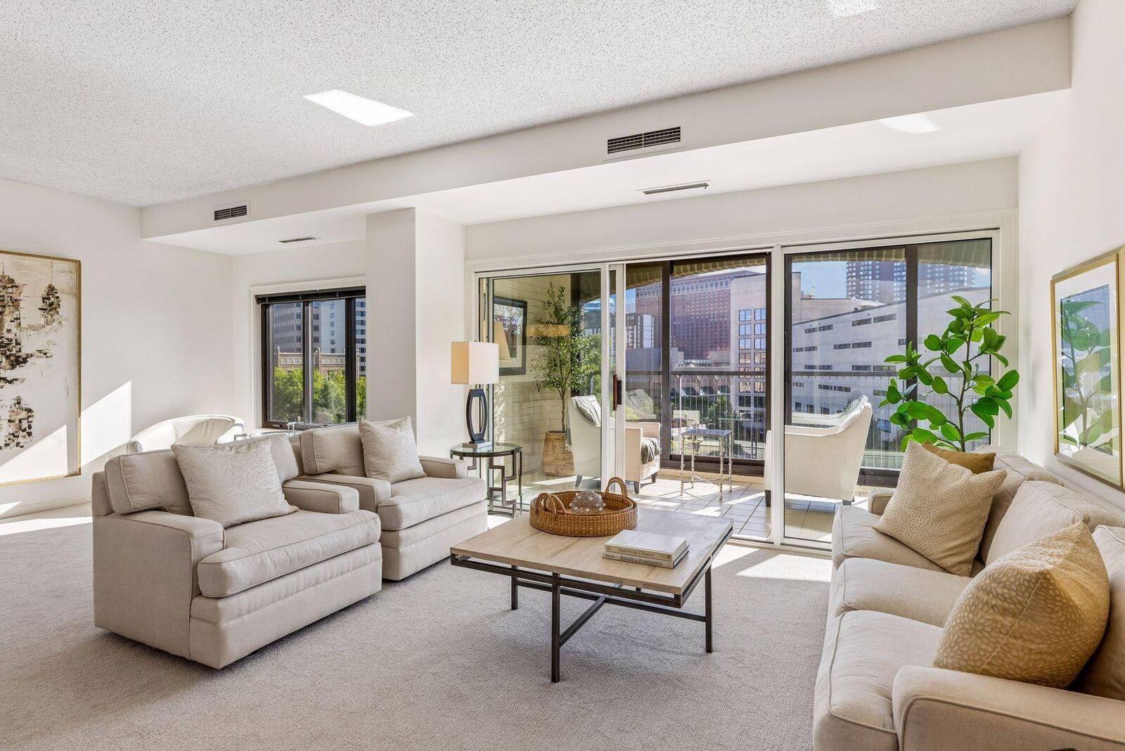 Property Photo:  1201 Yale Place 407  MN 55403 