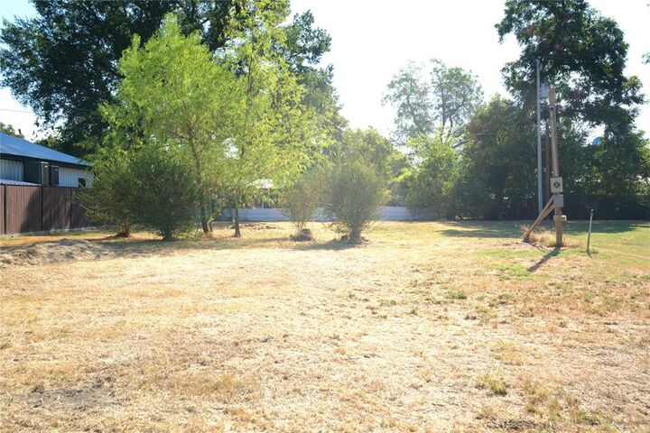 Property Photo:  130 N Cedar  TX 75416 