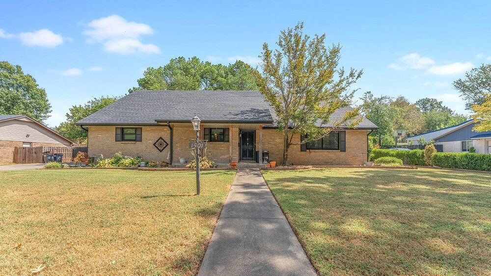 Property Photo: 1501 Camino Real AR 72762