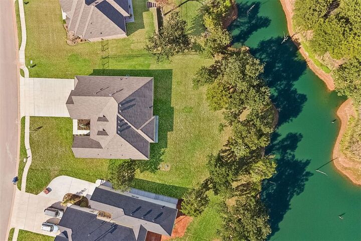 Property Photo:  8110 Goldfinch Drive  OK 73044 
