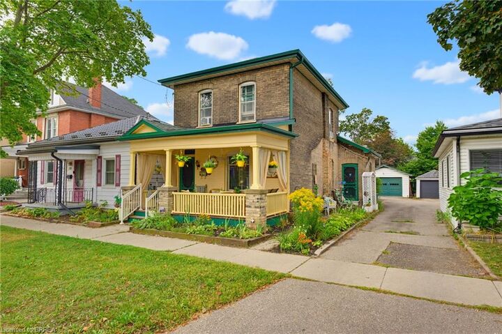 Property Photo:  122 William Street  ON N3T 3L1 