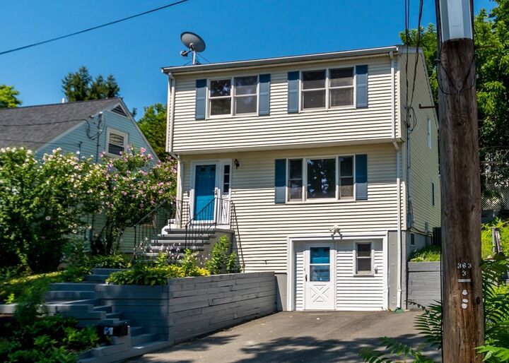 Property Photo:  20 Smart Street 20  MA 02451 