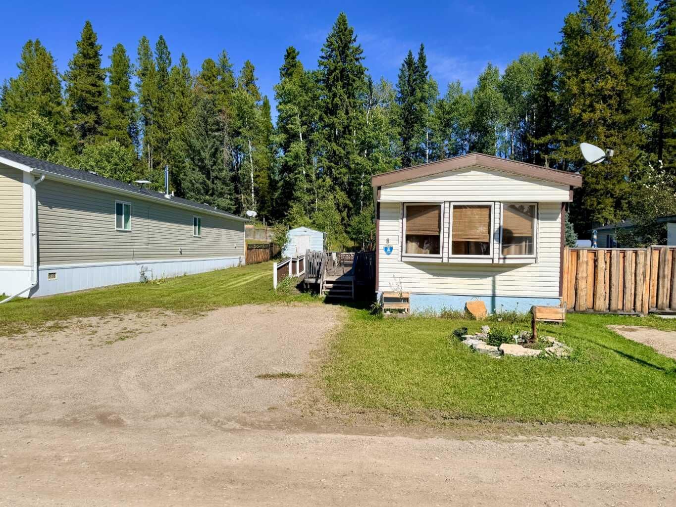 Property Photo:  8 Pinewood Drive  AB T4T 2A4 
