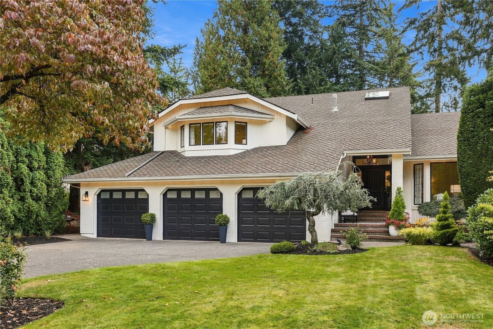Property Photo:  2423  222nd Avenue NE  WA 98074 