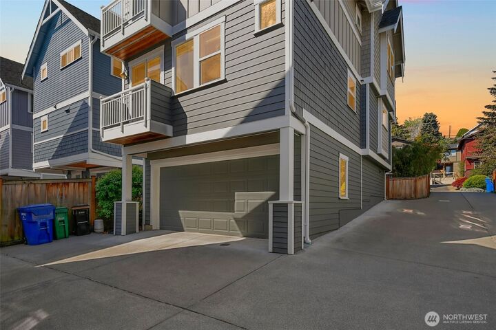 Property Photo: 1822 27th Avenue WA 98122