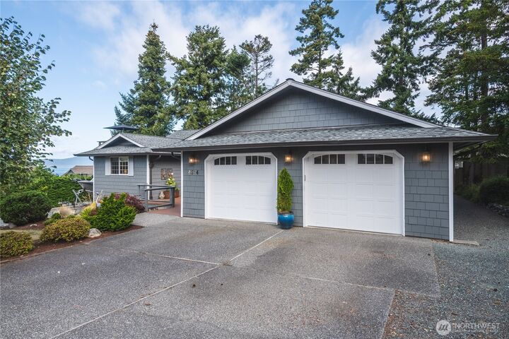 Property Photo:  4304  Whidbey Court  WA 98221 