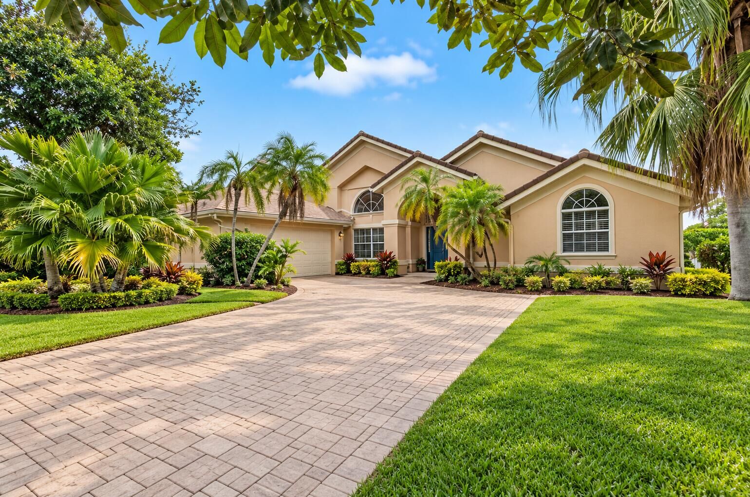 Property Photo:  1306 SW Cottonwood Cove  FL 34986 