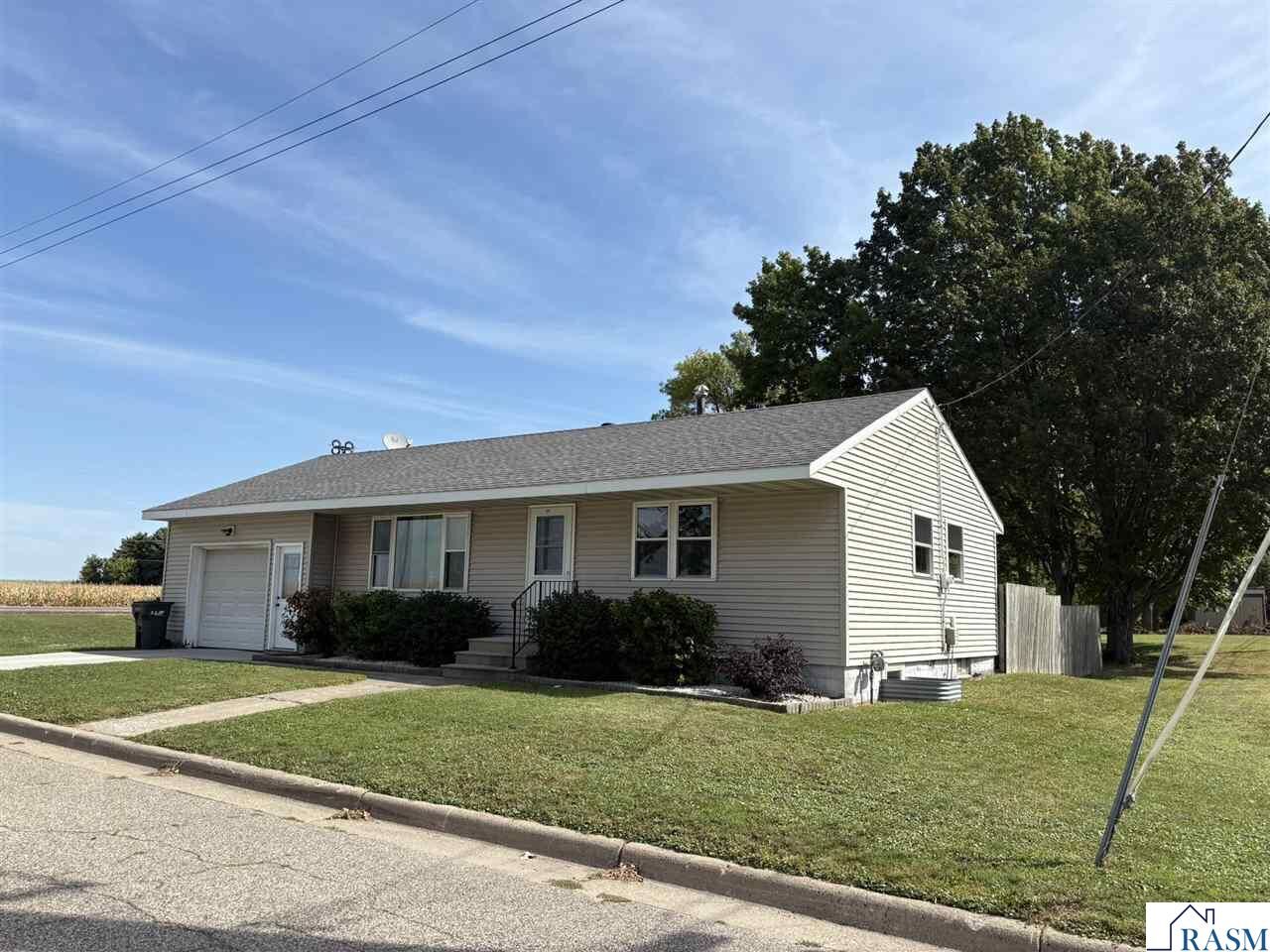 Property Photo:  105 6th Street  MN 56017 