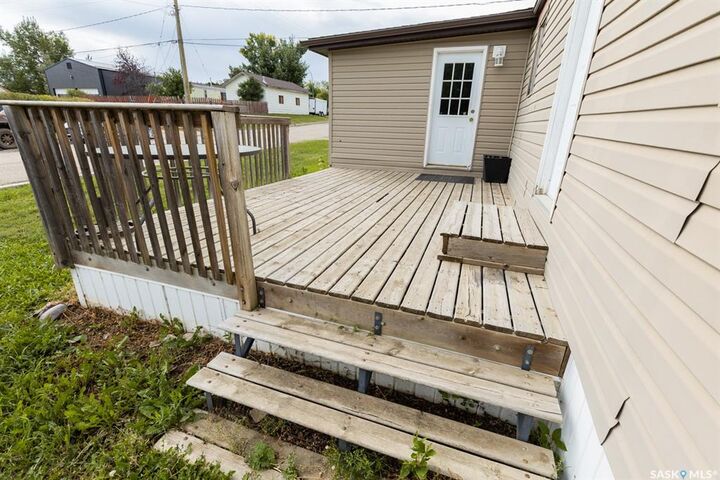 Property Photo:  219 Atlantic Avenue  SK S0L 1R0 
